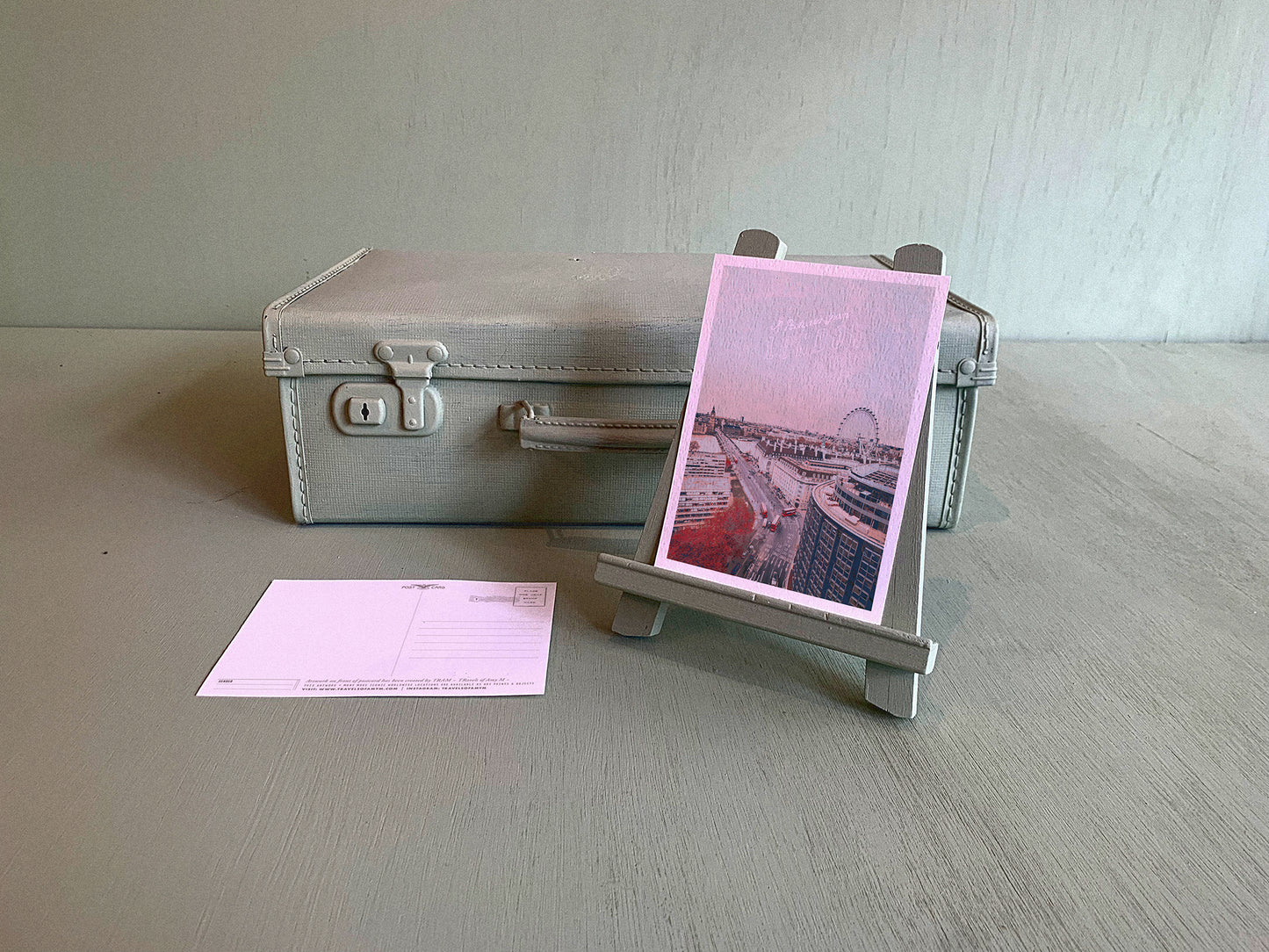 LONDON SKYLINE POSTCARD